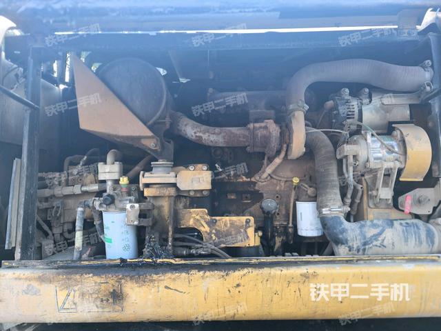 發(fā)動(dòng)機(jī)室（上車部件）