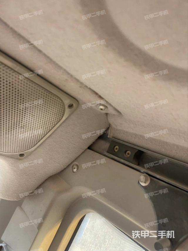 駕駛室左前45度(駕駛室部分) 駕駛室左前45度(駕駛室部分)