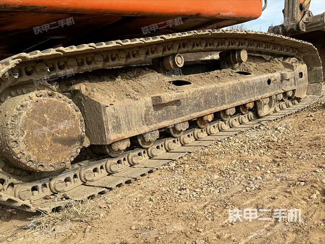 單側履帶整體(整機外觀) 單側履帶整體(整機外觀)