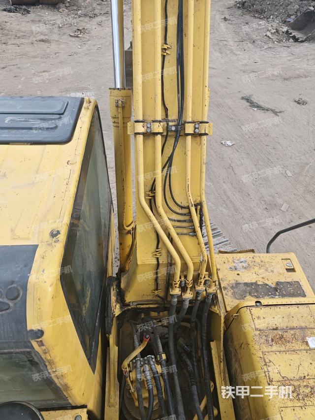 大臂背部俯視（工作和回轉(zhuǎn)裝置）