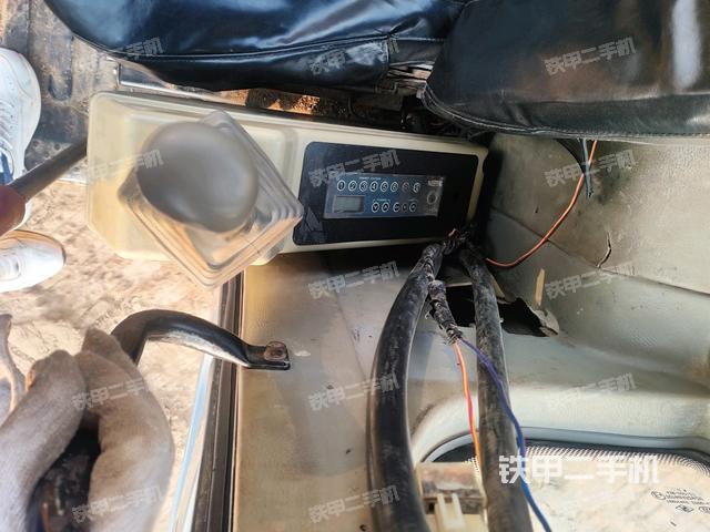 座椅左側(cè)控制臺(tái)/音響/含左手柄（駕駛室部分）