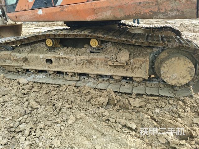 單側(cè)履帶整體（整機(jī)外觀）