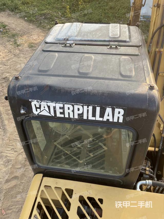 驾驶室顶部（整机外观）