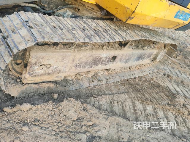 左側(cè)履帶整體?（行走機(jī)構(gòu)）