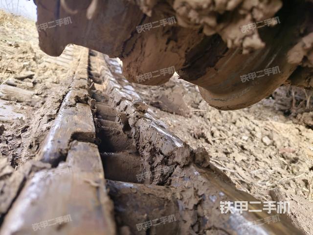 左側(cè)履帶整體?（行走機(jī)構(gòu)）