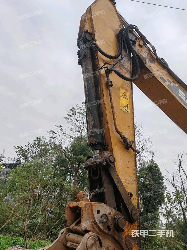 小臂整體左后(工作和回轉(zhuǎn)裝置) 小臂整體左后(工作和回轉(zhuǎn)裝置)