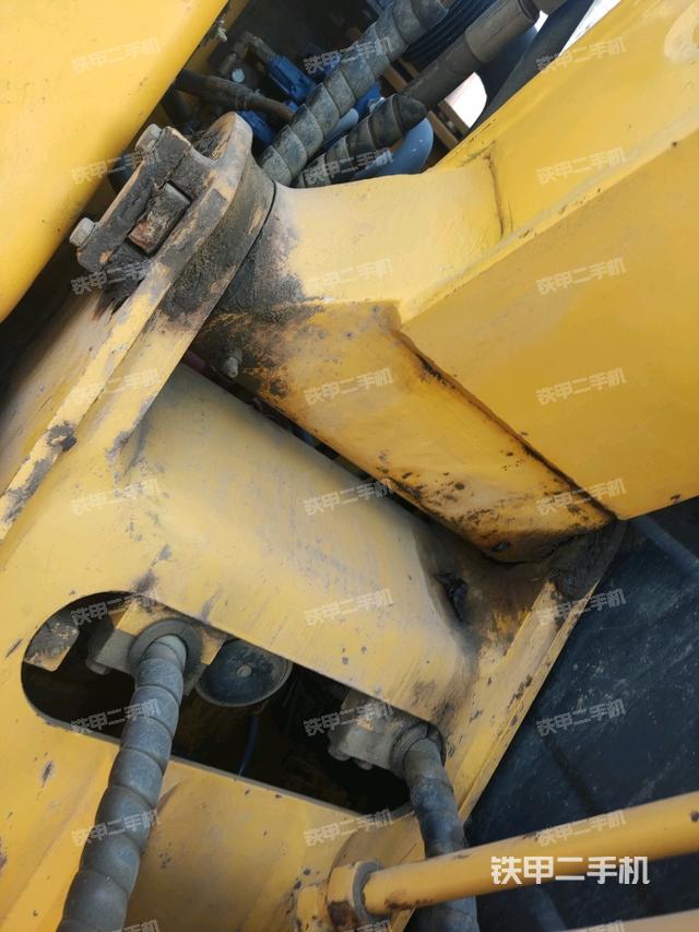 大臂根部?斜（工作和回轉(zhuǎn)裝置）