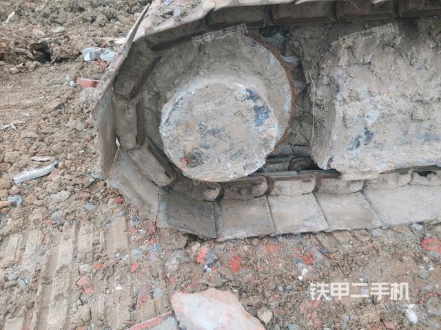 左驅(qū)動(dòng)輪（行走機(jī)構(gòu)）