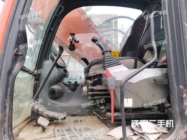 驾驶室整体（整机外观）