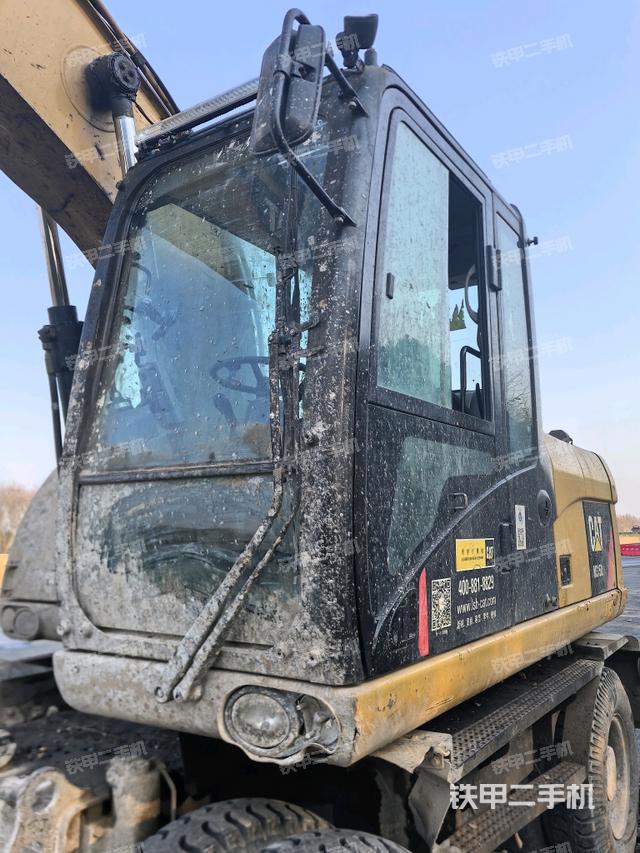 駕駛室左前45度（駕駛室部分）