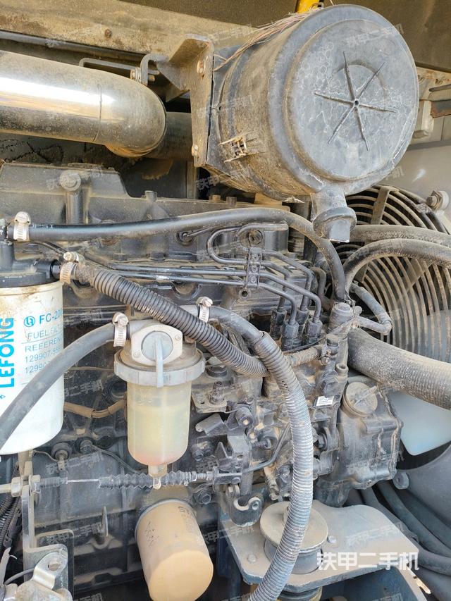 發(fā)動機整體俯視(整機外觀) 發(fā)動機整體俯視(整機外觀)