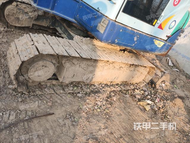 左側(cè)履帶整體?(行走機(jī)構(gòu)) 左側(cè)履帶整體?(行走機(jī)構(gòu))