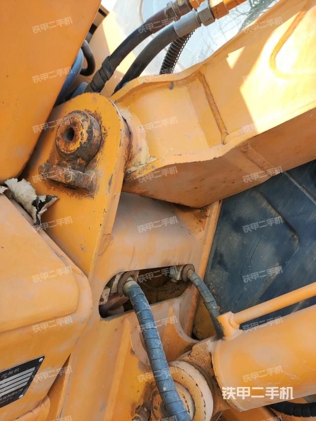 大臂根部?斜（工作和回轉(zhuǎn)裝置）