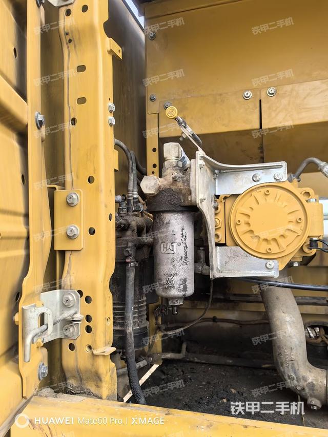 散熱器正面(大件艙室) 散熱器正面(大件艙室)