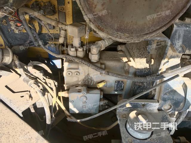 液壓泵艙室正面整體（整機(jī)外觀）