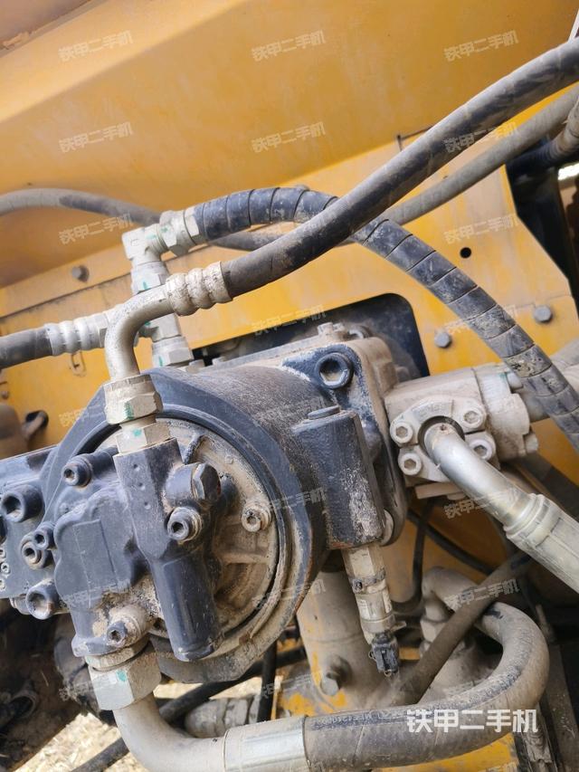 液壓泵斜45?左（大件艙室）