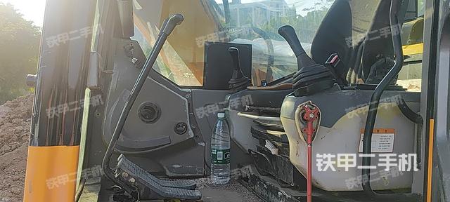 驾驶室整体（整机外观）