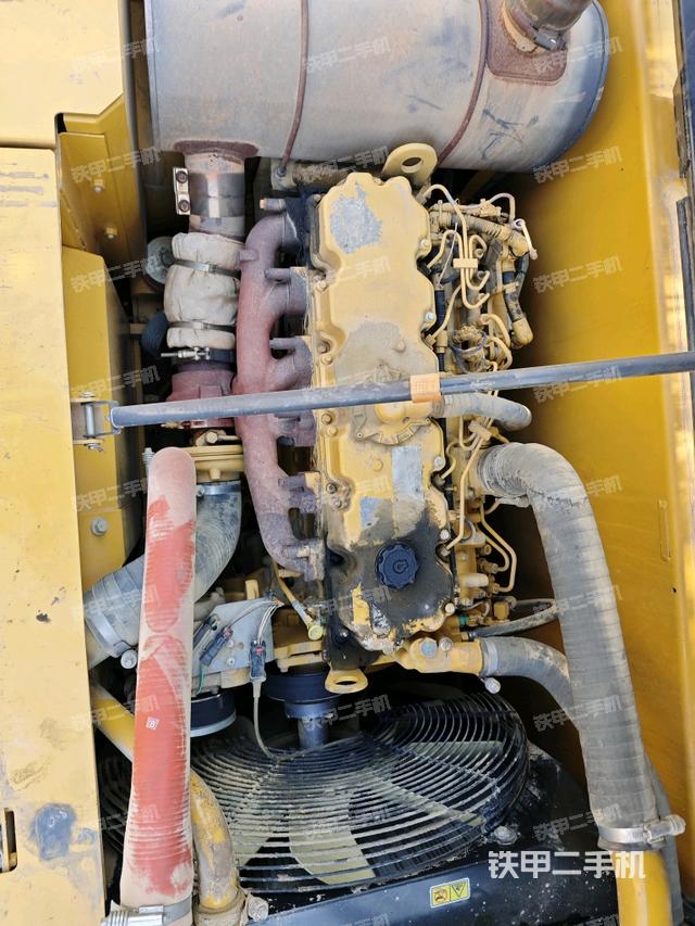 發(fā)動(dòng)機(jī)整體俯視(整機(jī)外觀) 發(fā)動(dòng)機(jī)整體俯視(整機(jī)外觀)