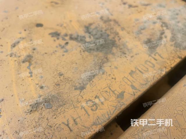 大臂背部俯視(工作和回轉(zhuǎn)裝置) 大臂背部俯視(工作和回轉(zhuǎn)裝置)