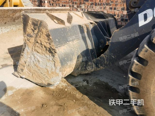 工作裝置整體（整機外觀及大件）