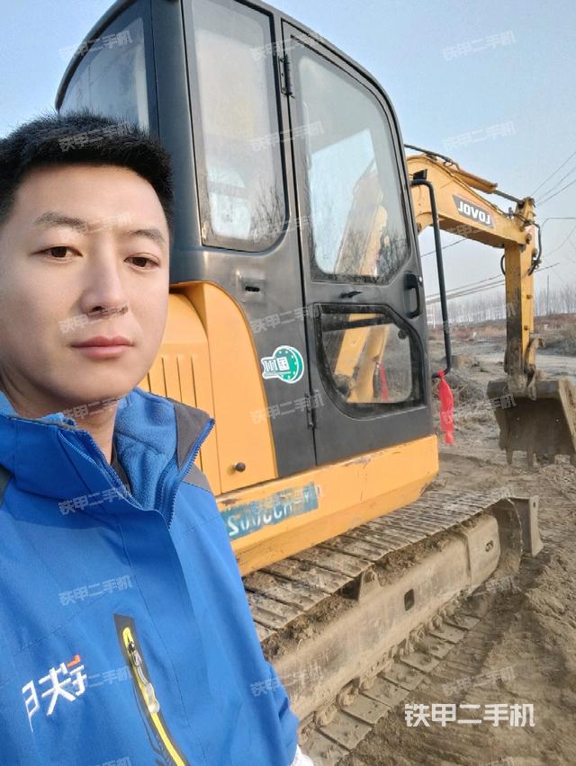 雷沃重工FR60-7挖掘机的设备实拍-第1张实拍照片