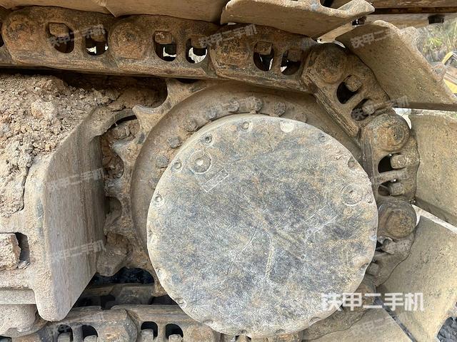 右側(cè)履帶整體(行走機構(gòu)) 右側(cè)履帶整體(行走機構(gòu))