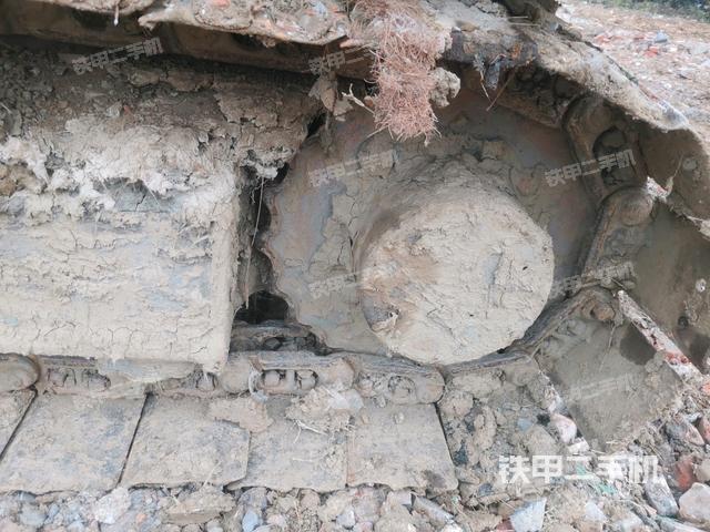 右驅(qū)動輪（行走機構(gòu)）