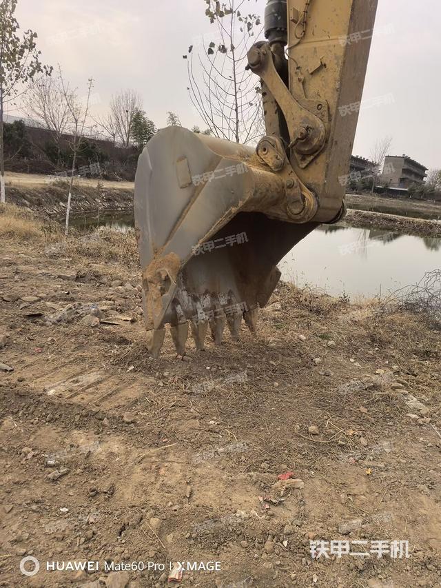 小臂整體左后(工作和回轉(zhuǎn)裝置) 小臂整體左后(工作和回轉(zhuǎn)裝置)