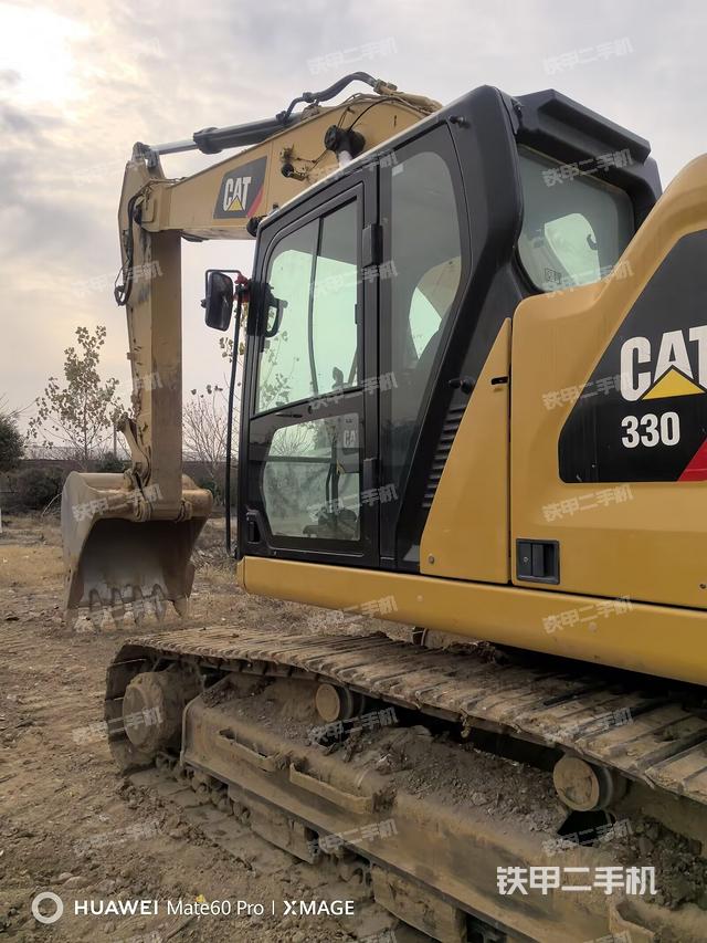 駕駛室左前45度(駕駛室部分) 駕駛室左前45度(駕駛室部分)