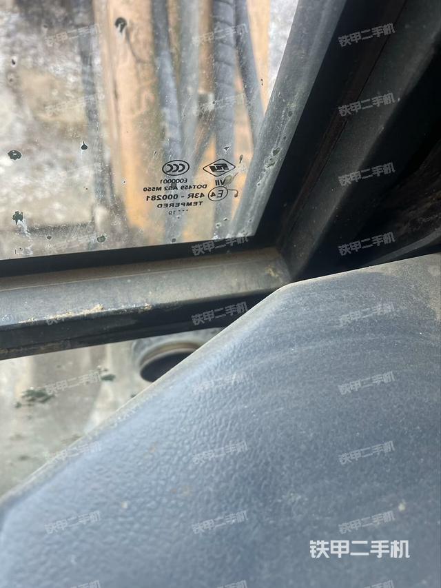 頂棚整體(駕駛室部分) 頂棚整體(駕駛室部分)