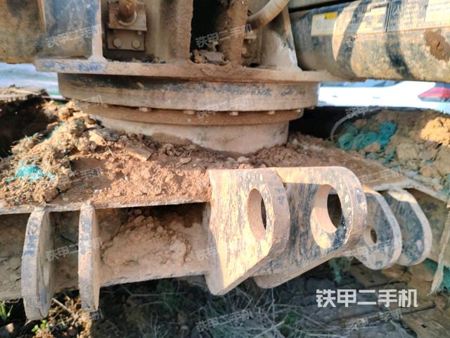 轉(zhuǎn)盤和下車架正前(工作和回轉(zhuǎn)裝置) 轉(zhuǎn)盤和下車架正前(工作和回轉(zhuǎn)裝置)