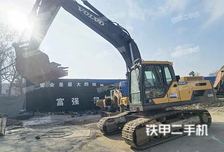 沃尔沃EC250D挖掘机实拍图片