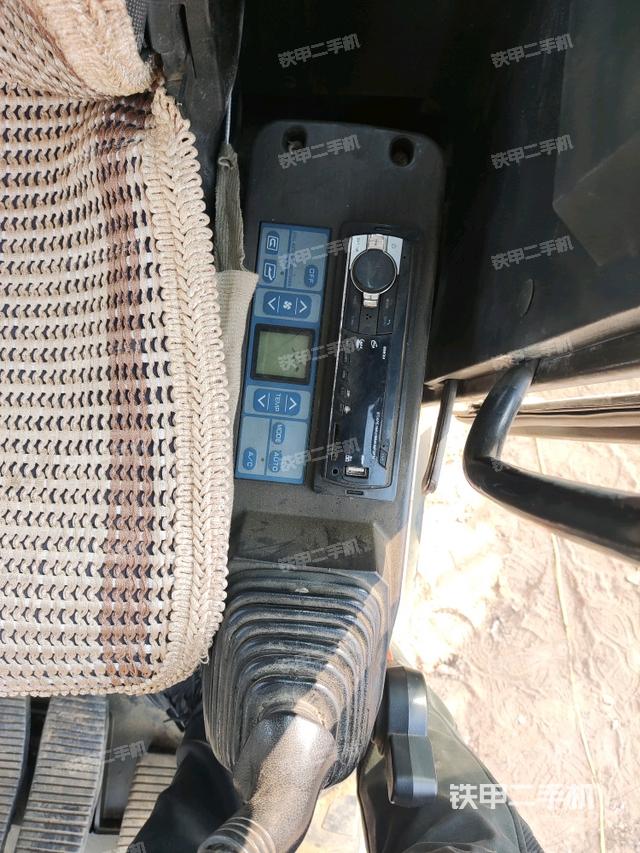 座椅左側(cè)控制臺/音響/含左手柄（駕駛室部分）