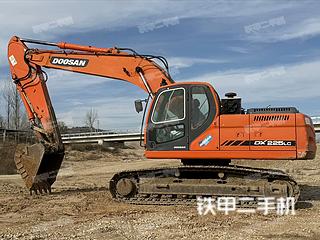 斗山DX225LC挖掘機(jī)