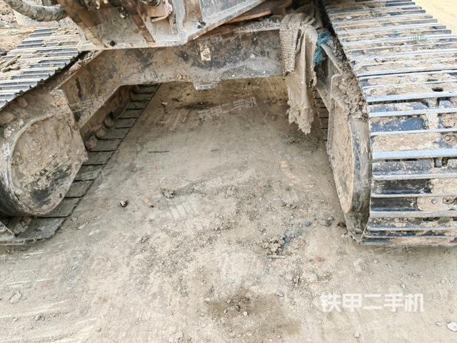 轉(zhuǎn)盤(pán)和下車(chē)架正前(工作和回轉(zhuǎn)裝置) 轉(zhuǎn)盤(pán)和下車(chē)架正前(工作和回轉(zhuǎn)裝置)