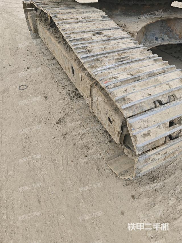 右側(cè)履帶整體（行走機(jī)構(gòu)）