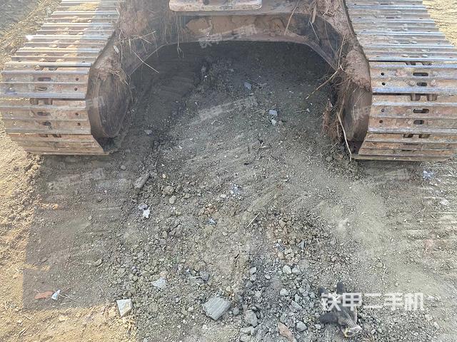 轉(zhuǎn)盤和下車架正前（工作和回轉(zhuǎn)裝置）