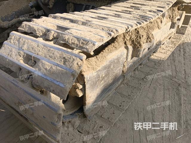 單側(cè)履帶整體（整機(jī)外觀）