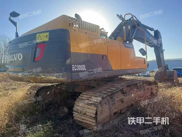 整機(jī)右后45°(整機(jī)外觀) 整機(jī)右后45°(整機(jī)外觀)