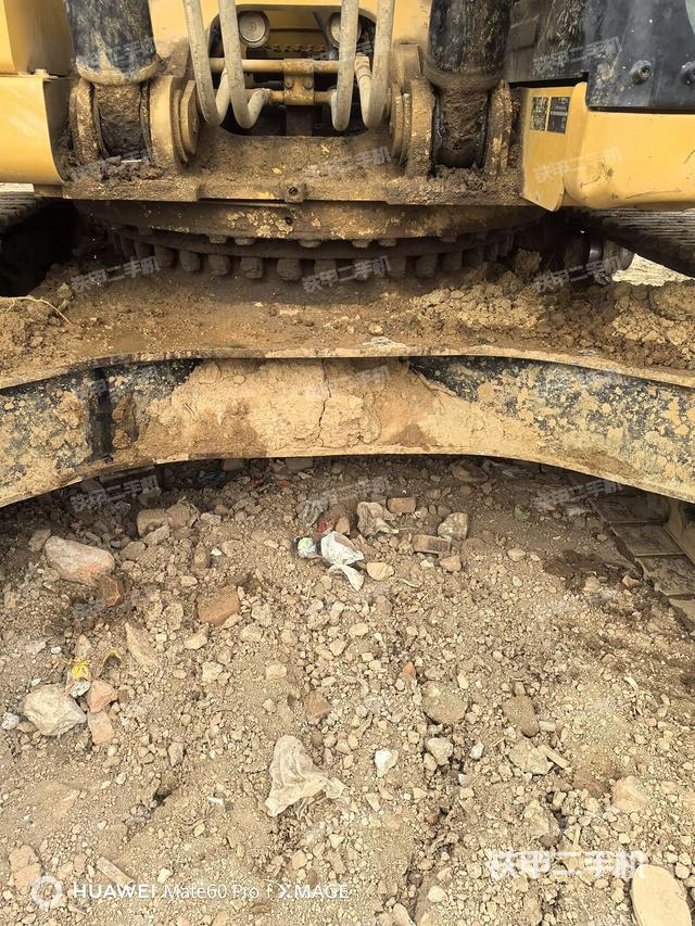 大臂根部?斜視(工作和回轉(zhuǎn)裝置) 大臂根部?斜視(工作和回轉(zhuǎn)裝置)