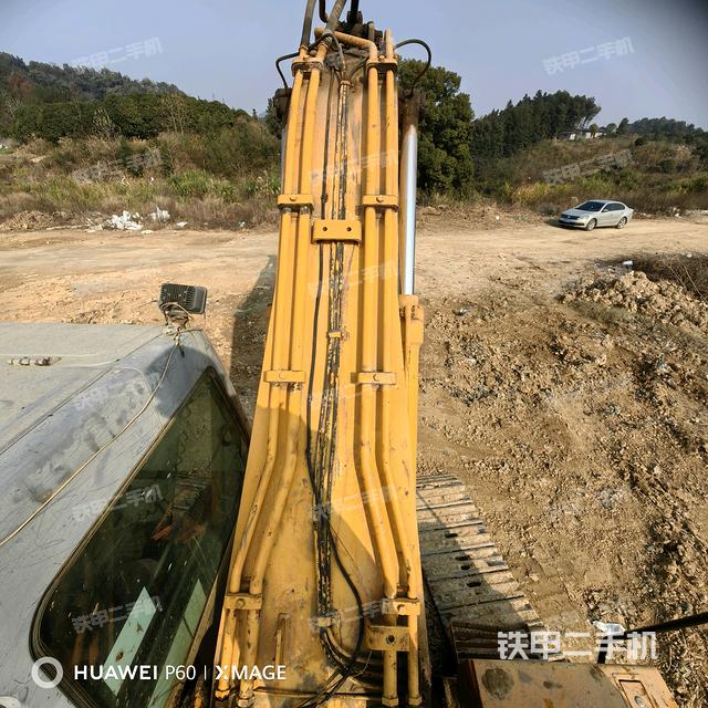 大臂背部俯視(工作和回轉(zhuǎn)裝置) 大臂背部俯視(工作和回轉(zhuǎn)裝置)