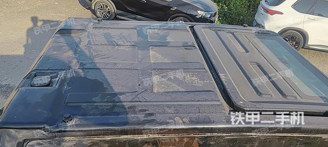 驾驶室顶部（整机外观）