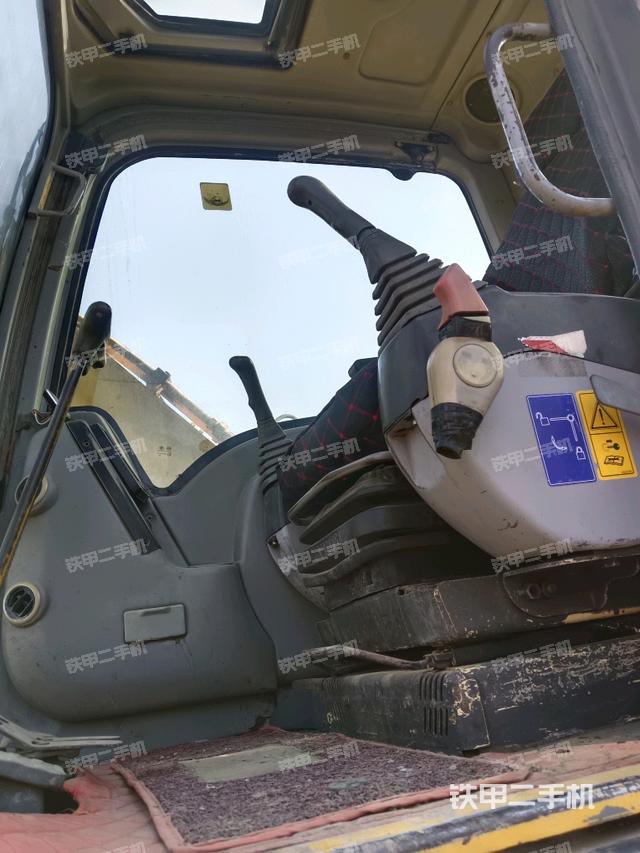 駕駛室整體（整機(jī)外觀）