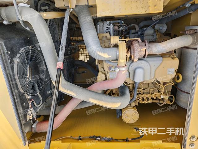 發(fā)動(dòng)機(jī)整體俯視(整機(jī)外觀) 發(fā)動(dòng)機(jī)整體俯視(整機(jī)外觀)