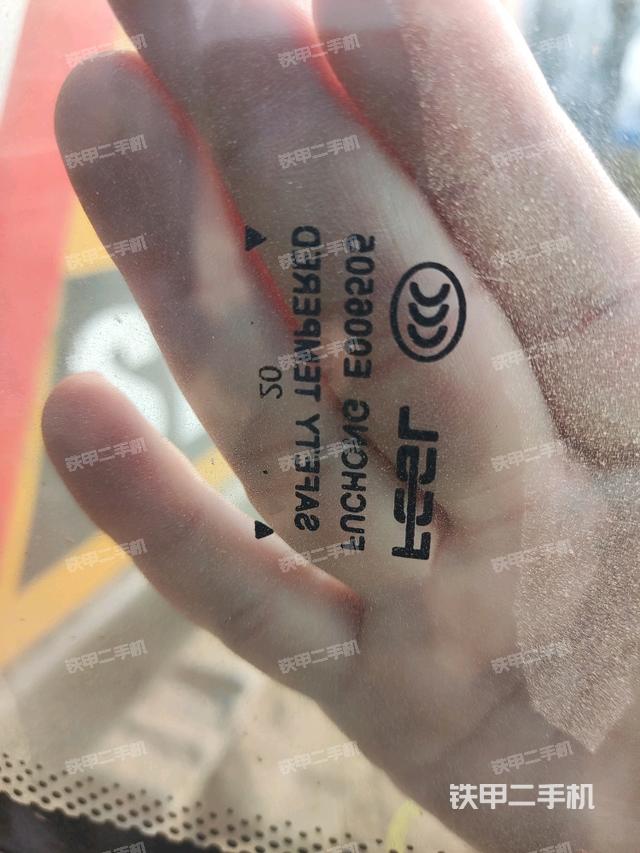 后窗玻璃角標(biāo)（駕駛室部分）