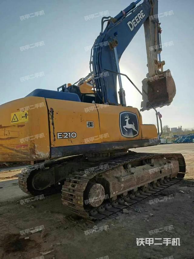 整機右后45°（整機外觀）