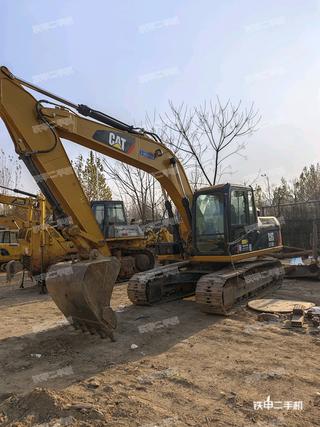 河南-郑州市二手卡特彼勒CAT®318D2 L 小型液压挖掘机实拍照片