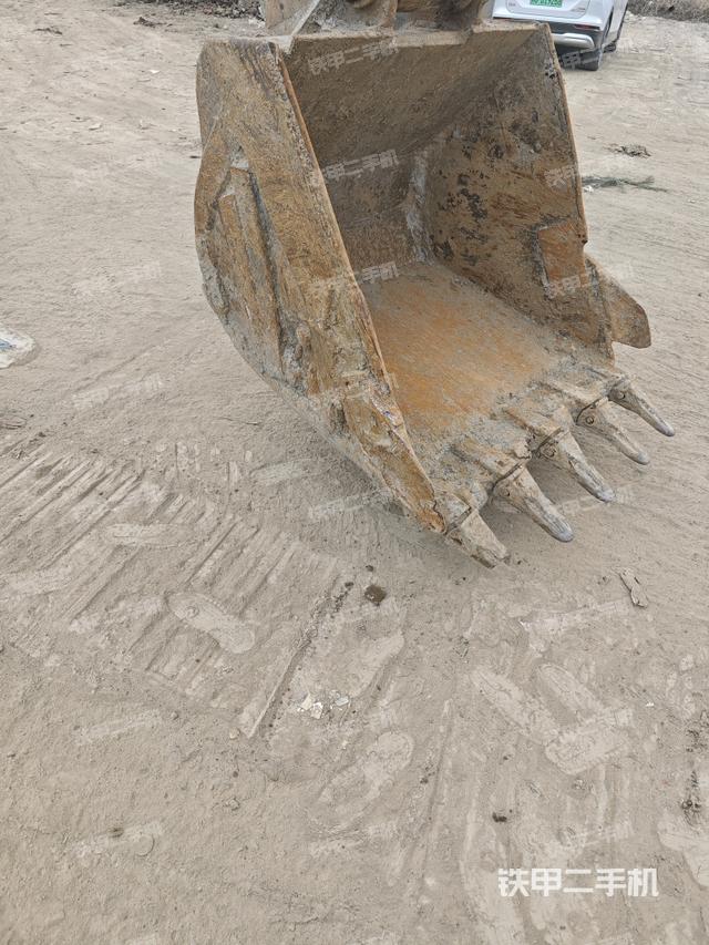 鏟斗右后整體（工作和回轉(zhuǎn)裝置）