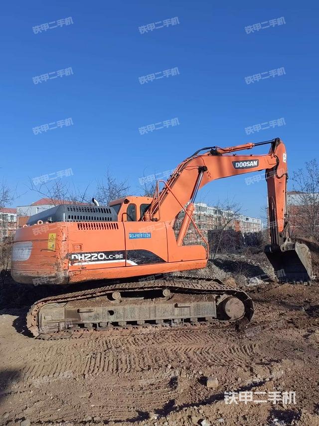 整機(jī)右后45°(整機(jī)外觀) 整機(jī)右后45°(整機(jī)外觀)