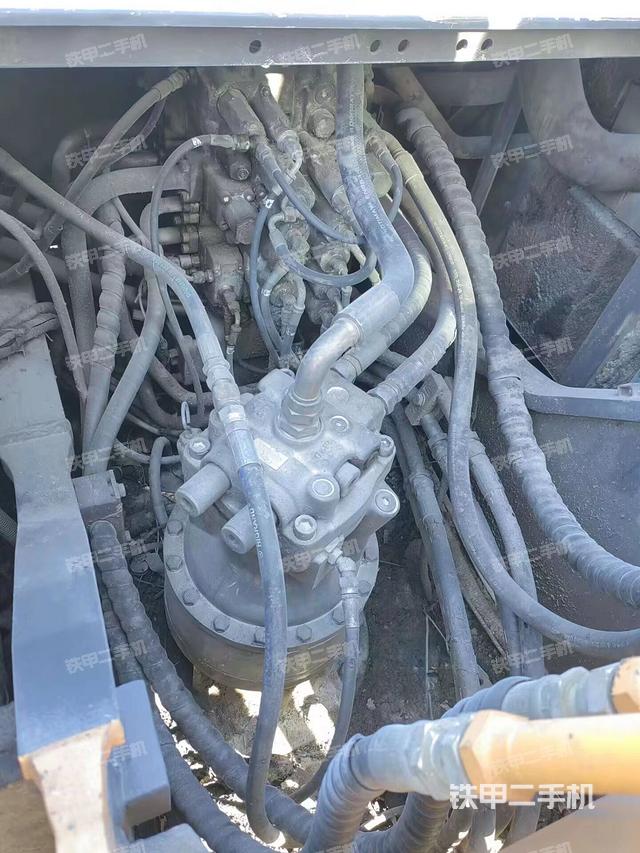 回轉(zhuǎn)馬達和主控閥（整機外觀）